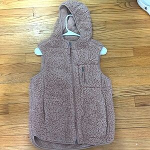 Pink fluffy vest with pockets
